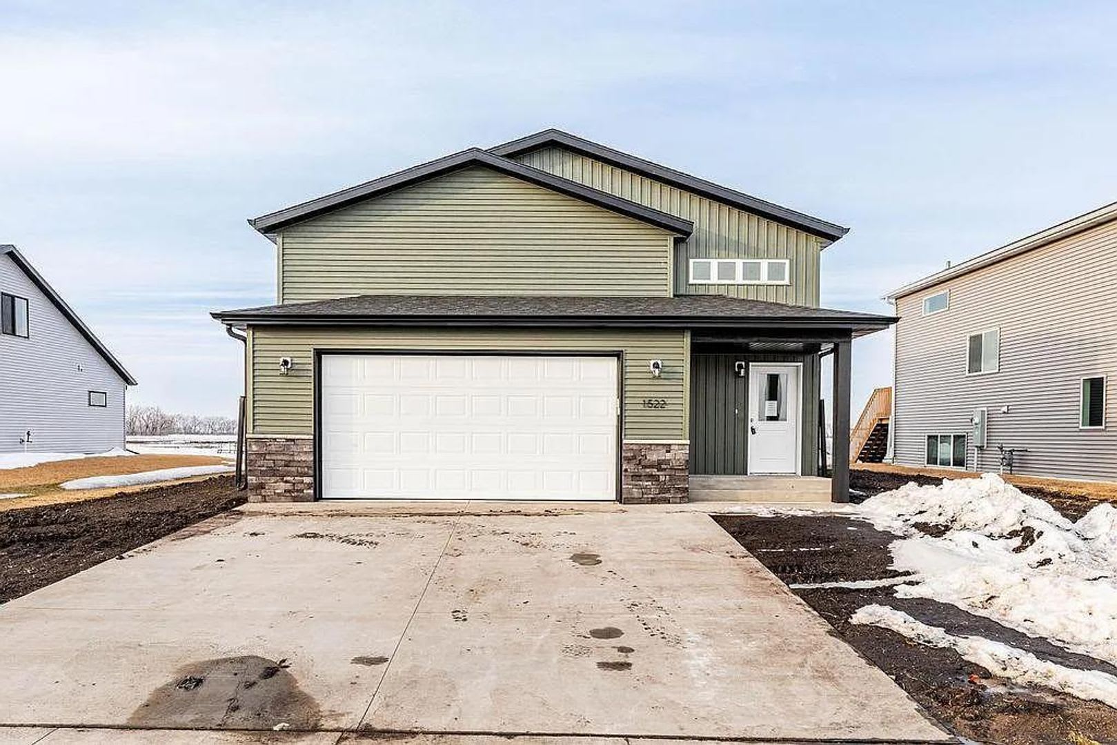 4 Bedroom 2 Bathroom House – photo 1