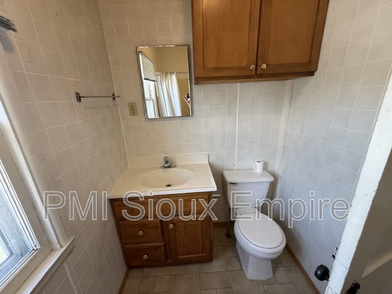 734 W 10th – photo 4