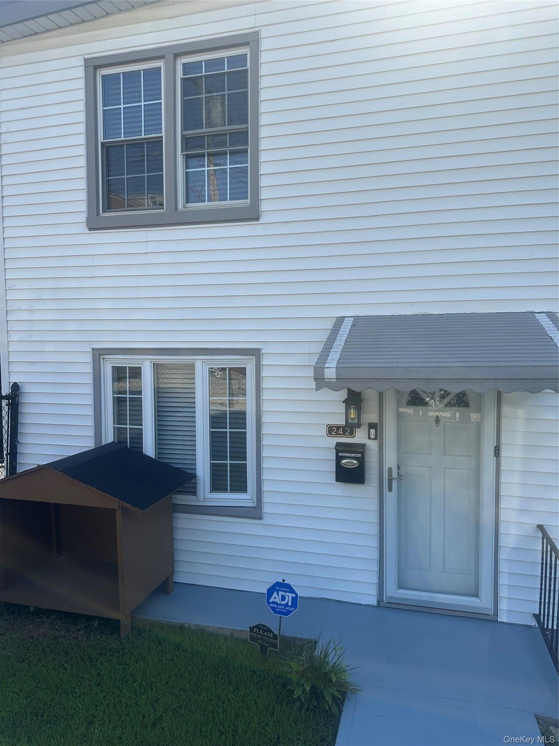 242 Sommerville Place – photo 1