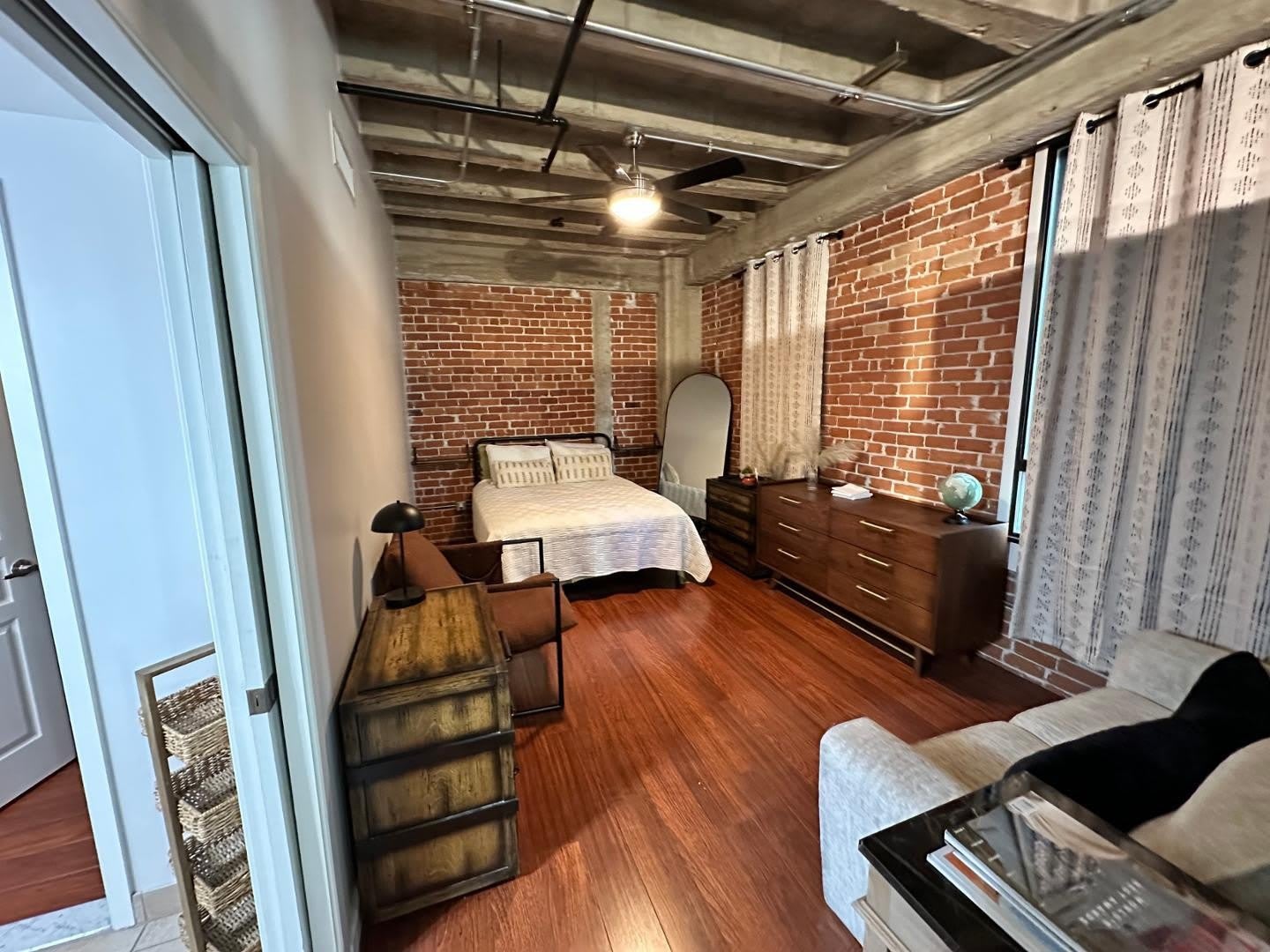 114 W Adams Street – photo 2