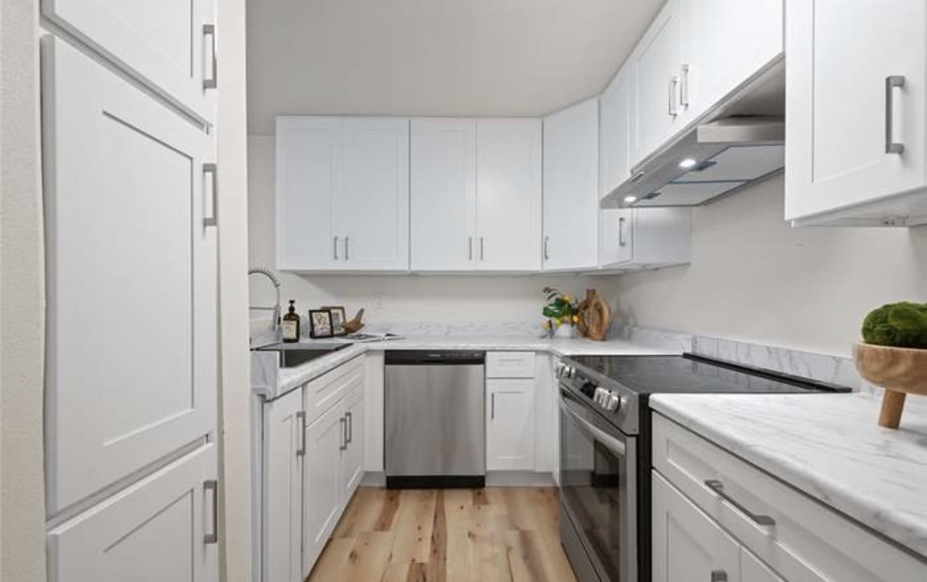9030 Newport Ave Apt 13 – photo 5