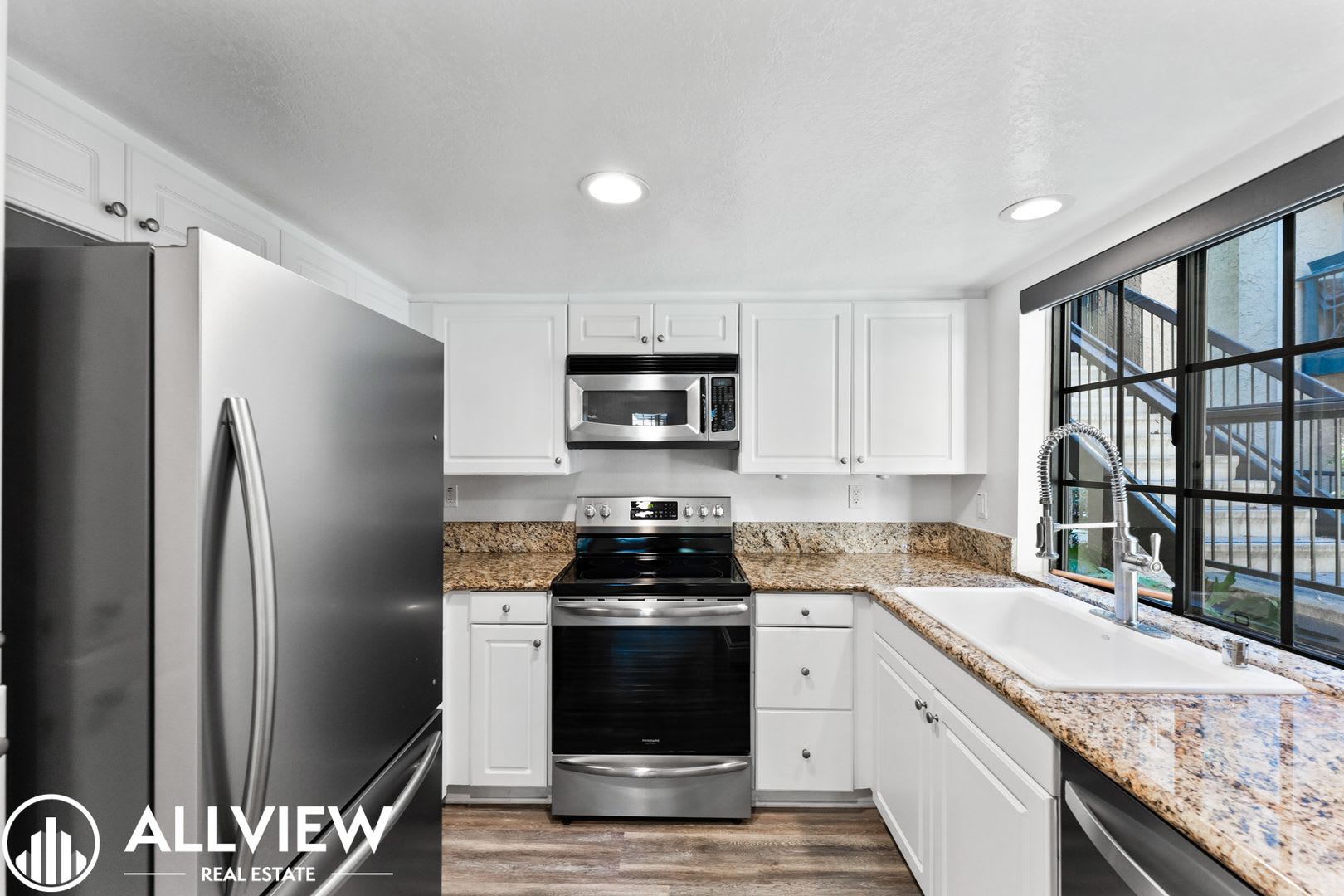 Move-In Ready Laguna Hills Condo – photo 3