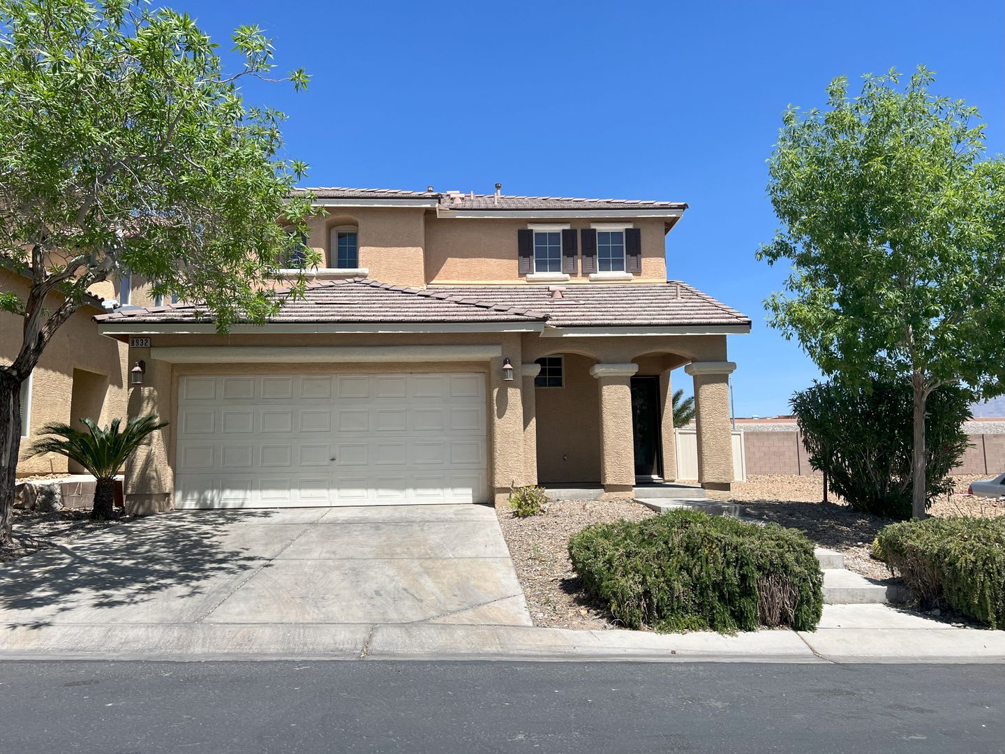 "Upgraded 3BR/2.5BA Corner-Lot Home w/ Loft – Quartz Throughout, Centennial Hills" – photo 2