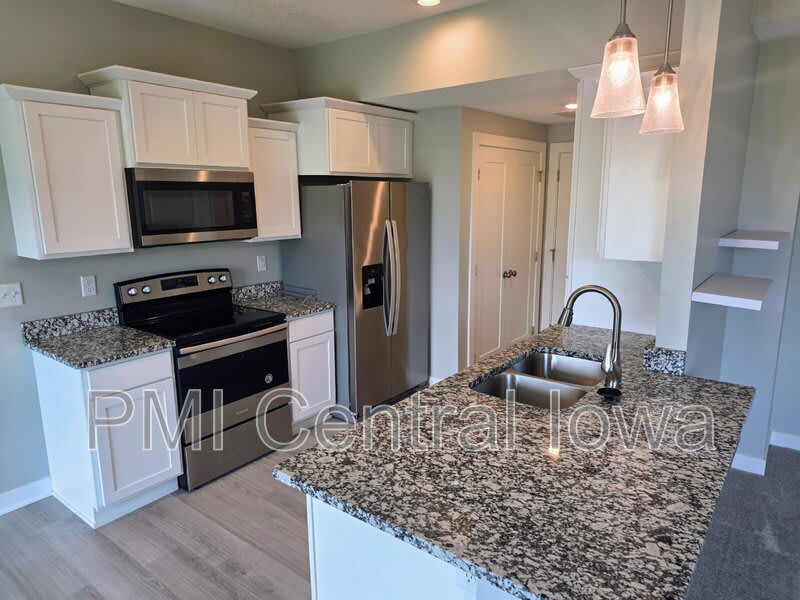 9643 Turnpoint Dr – photo 3