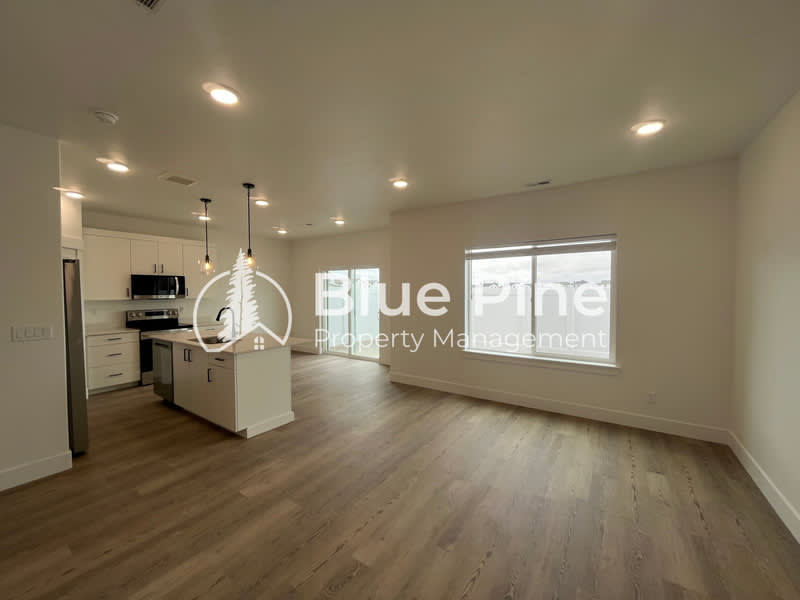 1195 Jaylee Drive – photo 2