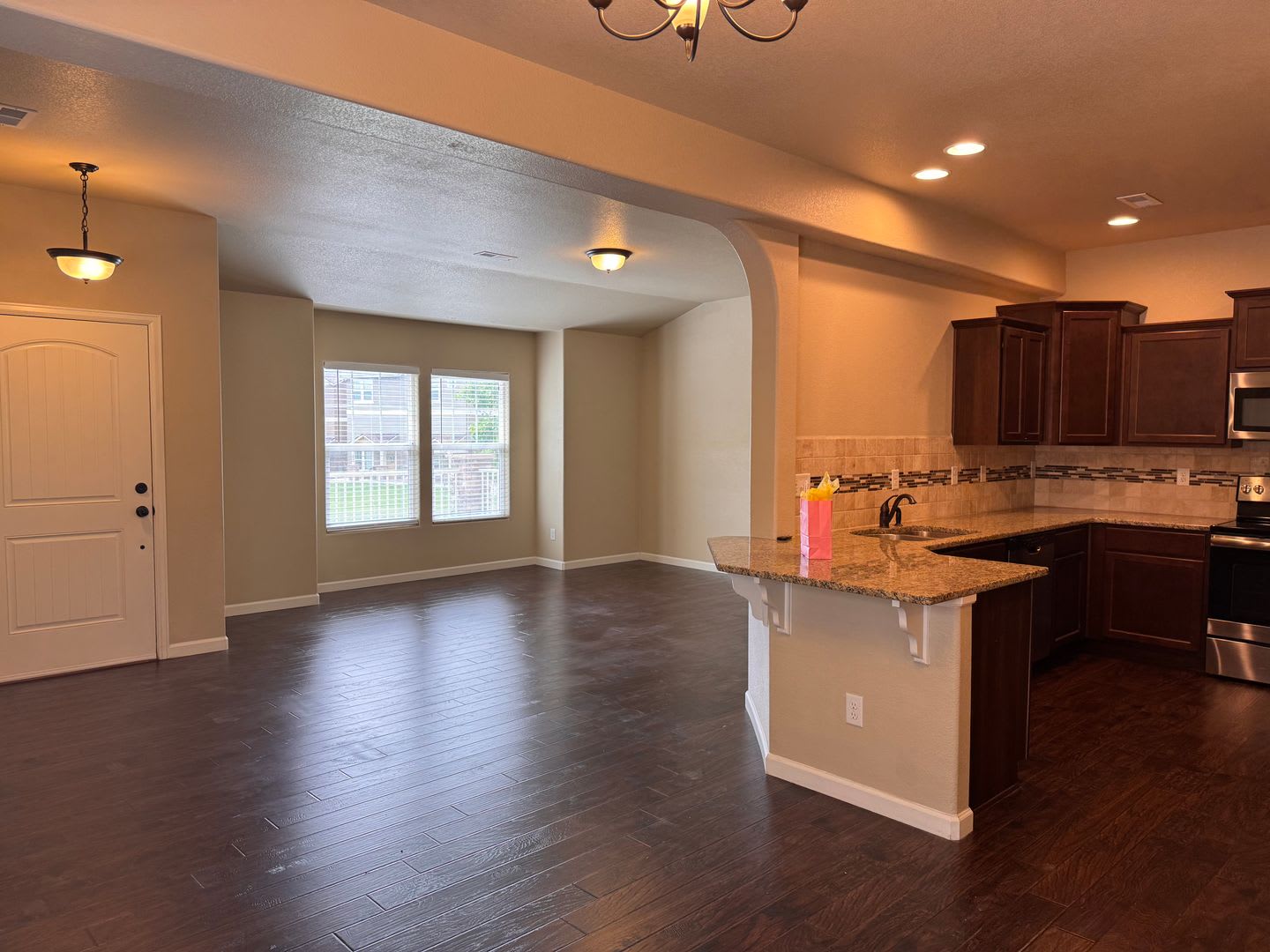3 Bedroom 2.5 Bathroom Townhouse w/ AC – photo 4