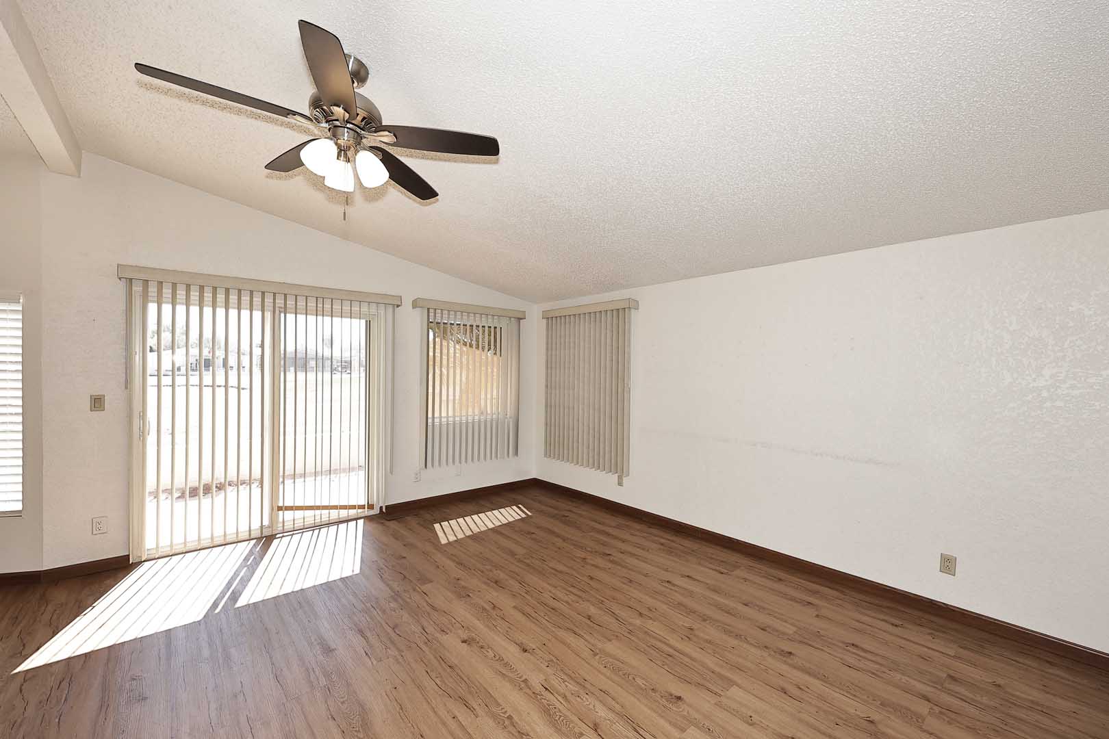 6249 South Pinehurst Drive – photo 2