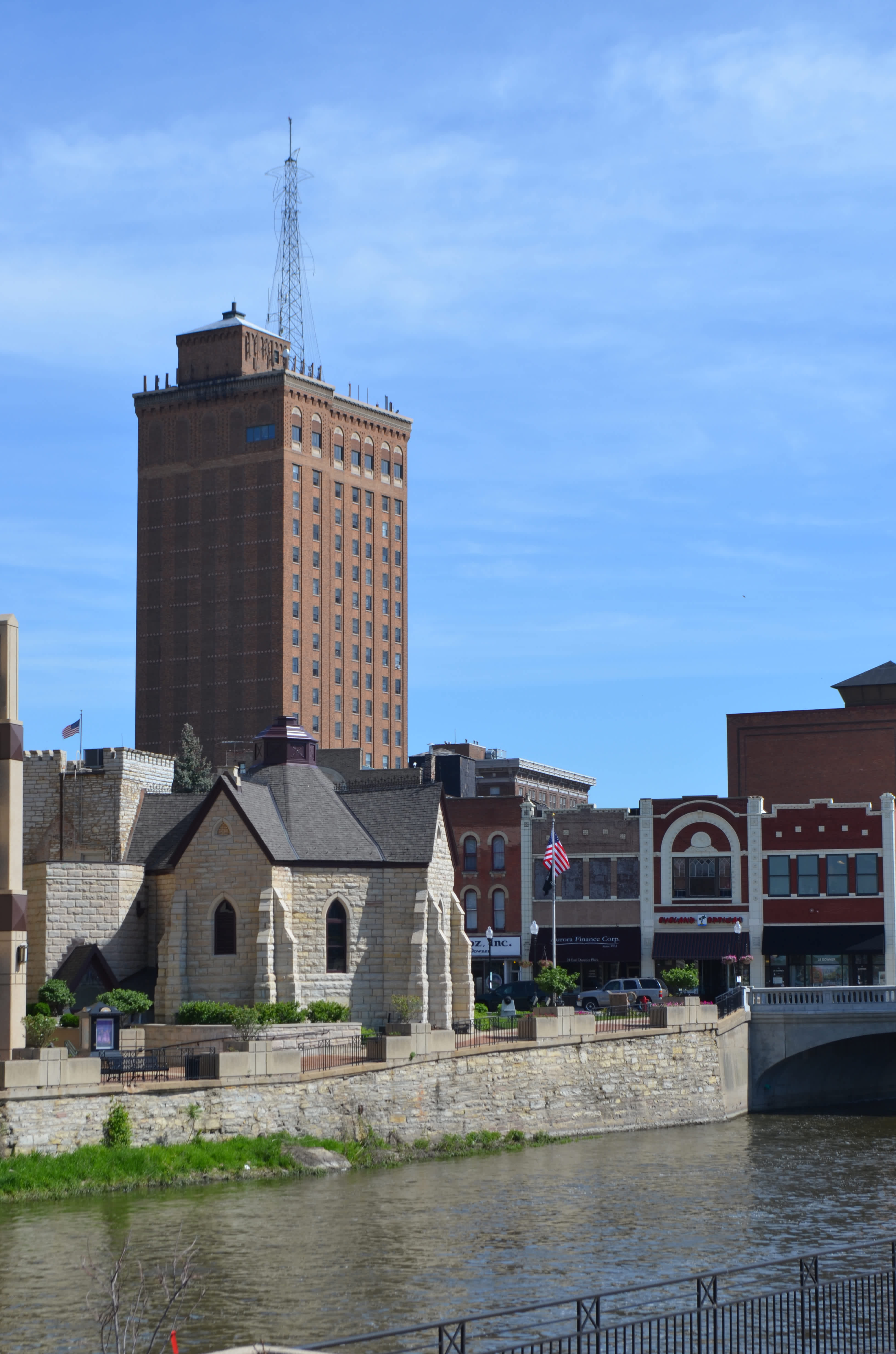 Leland Tower Apartments – photo 5