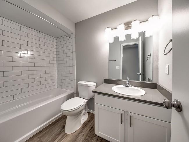 2070 Broadway – photo 5