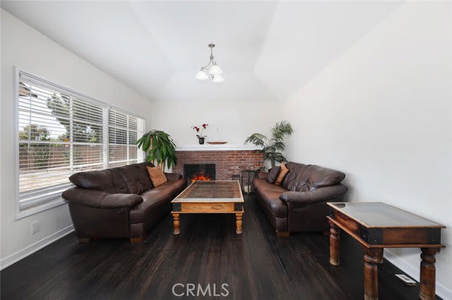 14151 Chandler Boulevard – photo 2