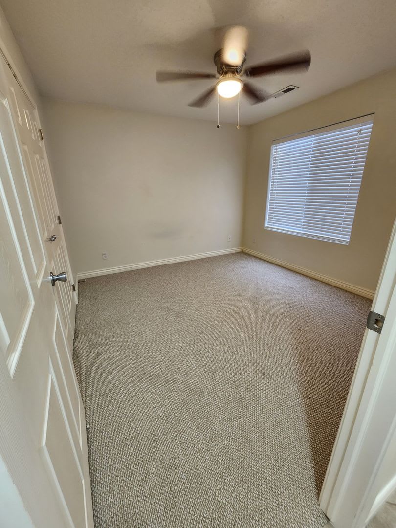 The Seasons @ Mesa Hills 3 bed/2 bath – photo 4