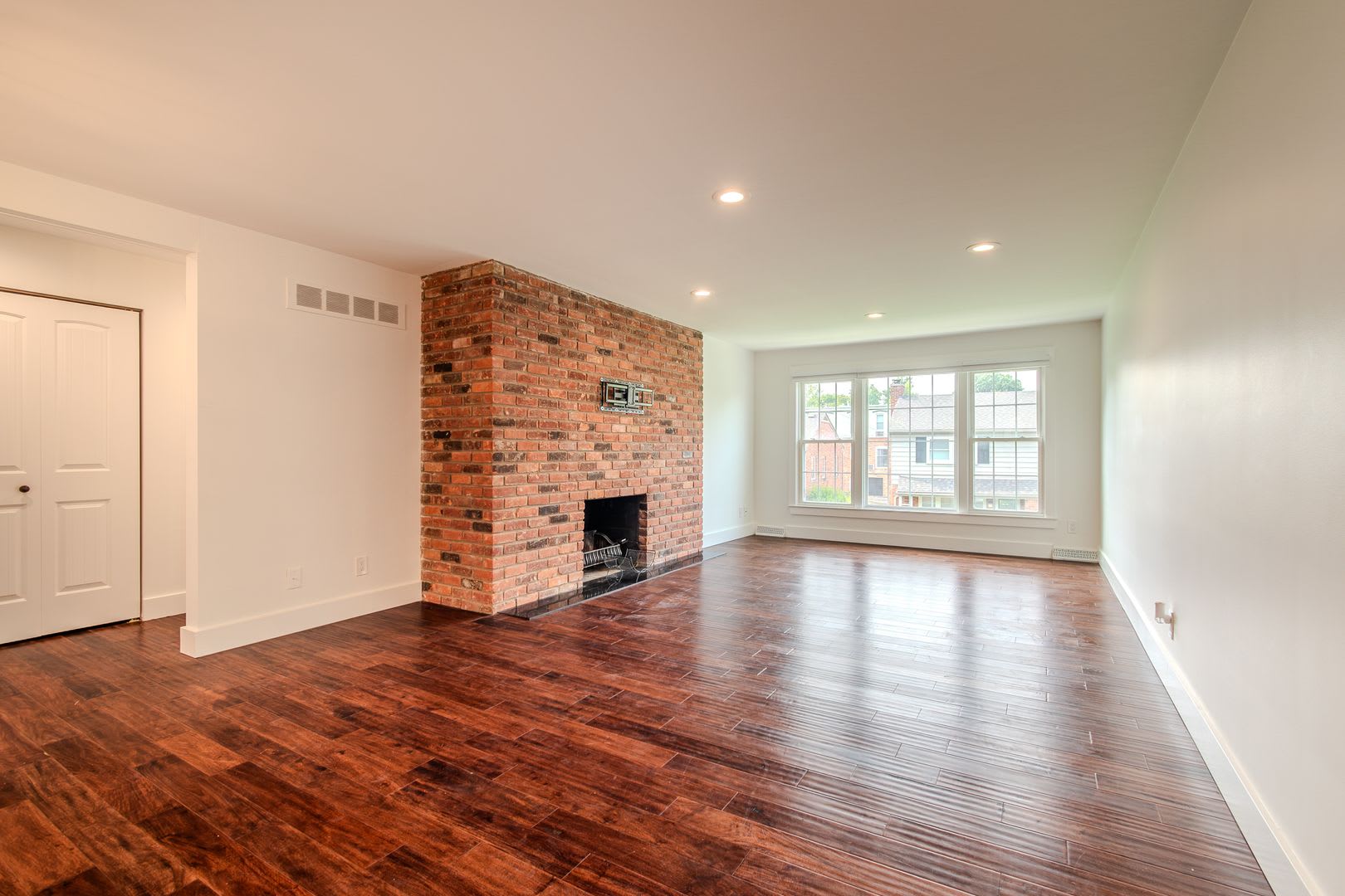 551 N OLD WOODWARD Avenue – photo 2