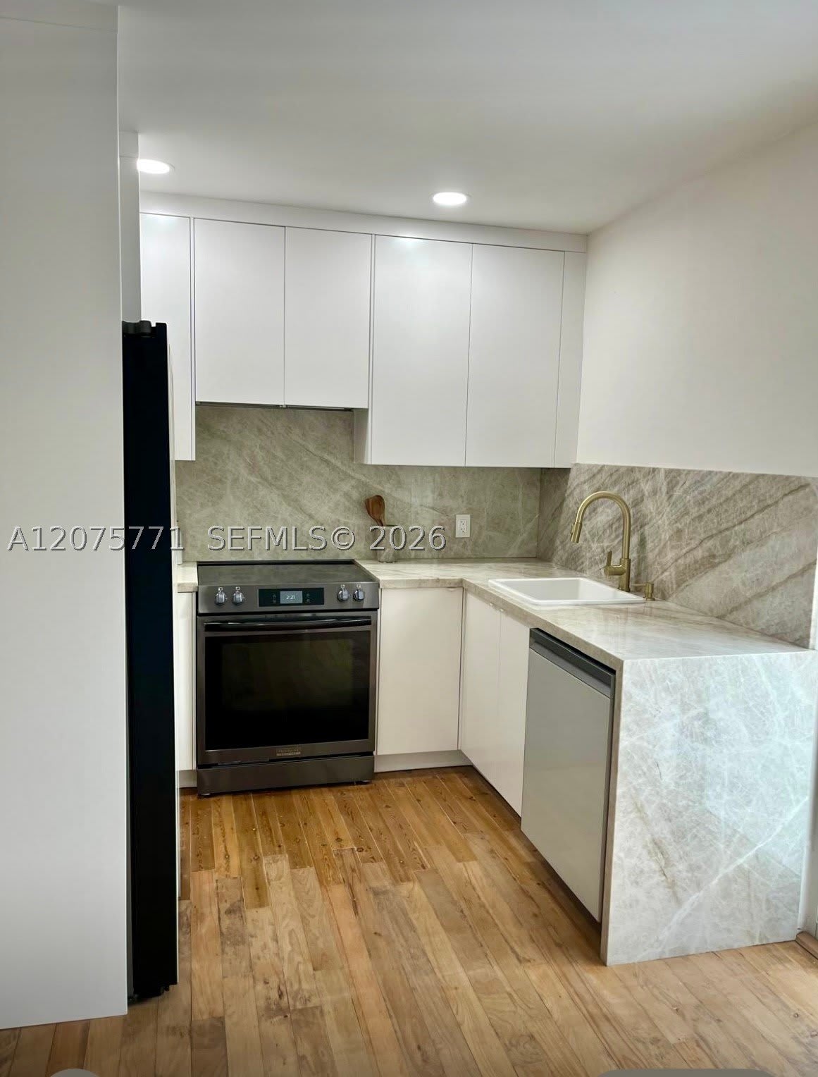 22 Marabella Ave – photo 5