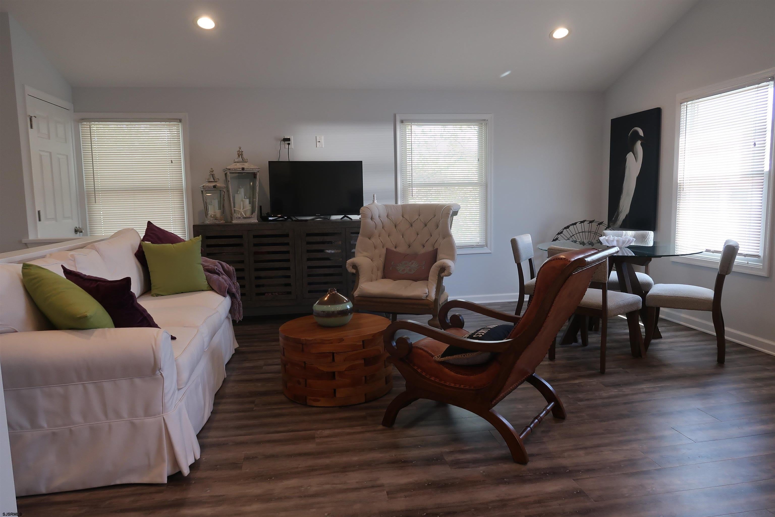 6300 Winchester Ave. – photo 2