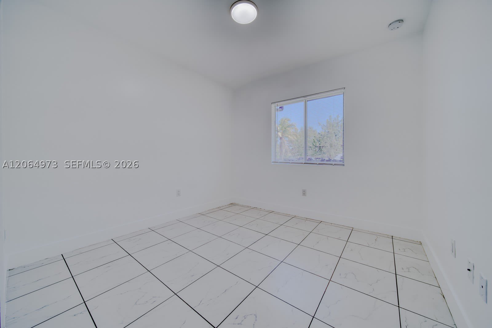 14708 NE 7th Ave – photo 5