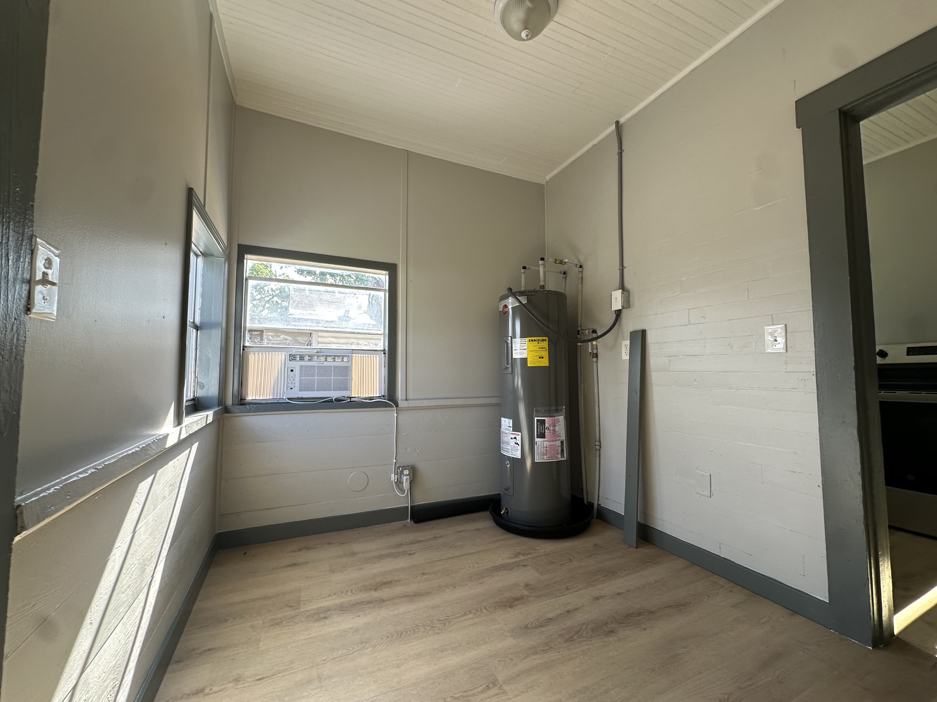 38041 Church Avenue – photo 4