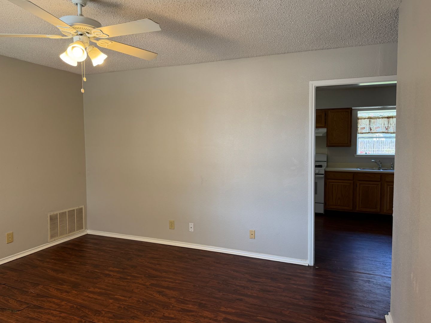 Single Story 3-Bedroom Home – photo 3
