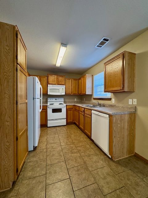 4204 SW Chapelstone Ave – photo 5