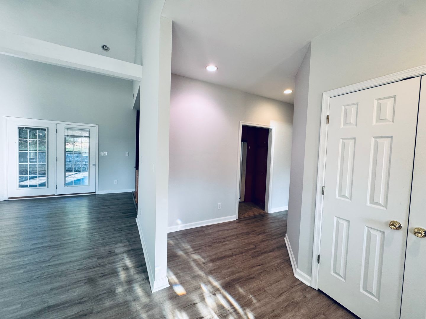 Russell Springs One Level Home – photo 5