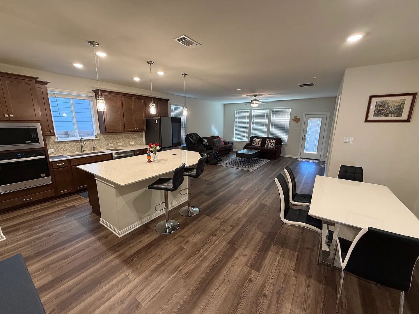 Room in 5 Bedroom Home in Leander – photo 3
