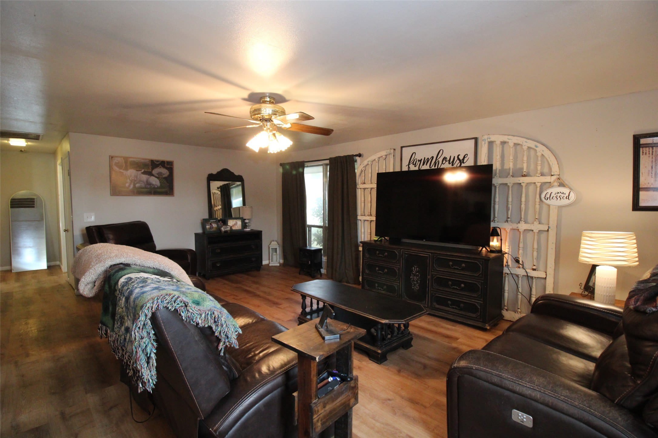 810 W Eden Street – photo 4