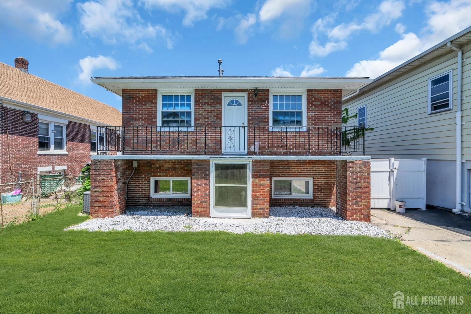 287 E Smith Street E – photo 4