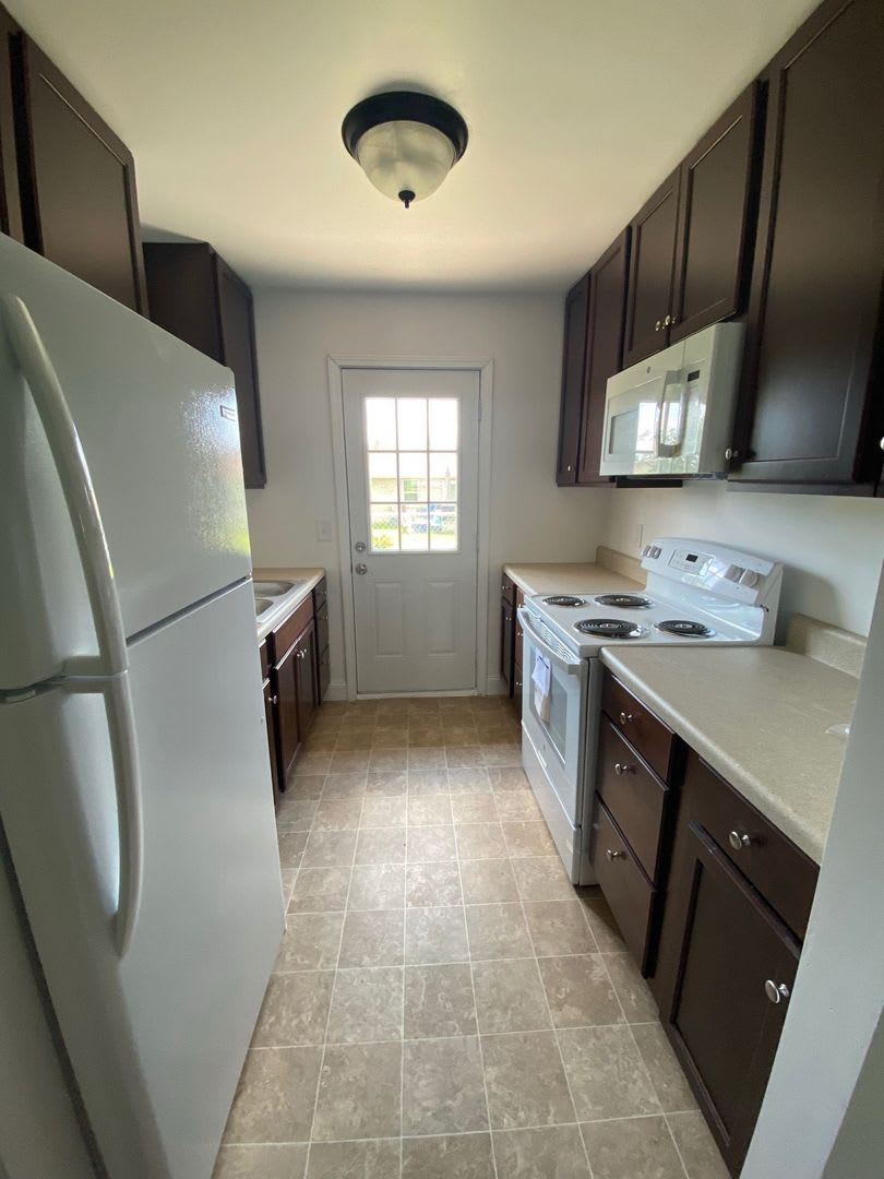 Efficient 2 Bed 1 Bath Duplex Unit In Springfield W Easy Access To Tyndall Afb Special 1 2 Off First Month S Rent – photo 5
