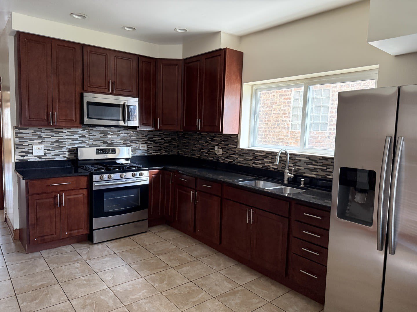 2252 N Laramie Avenue – photo 2