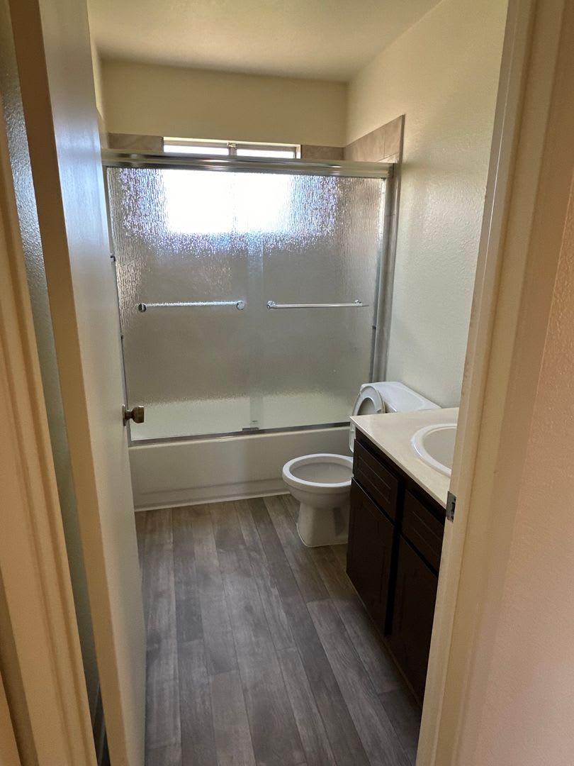 Adorable Rancho 3/2~~! Please see entire add for viewings!! – photo 5