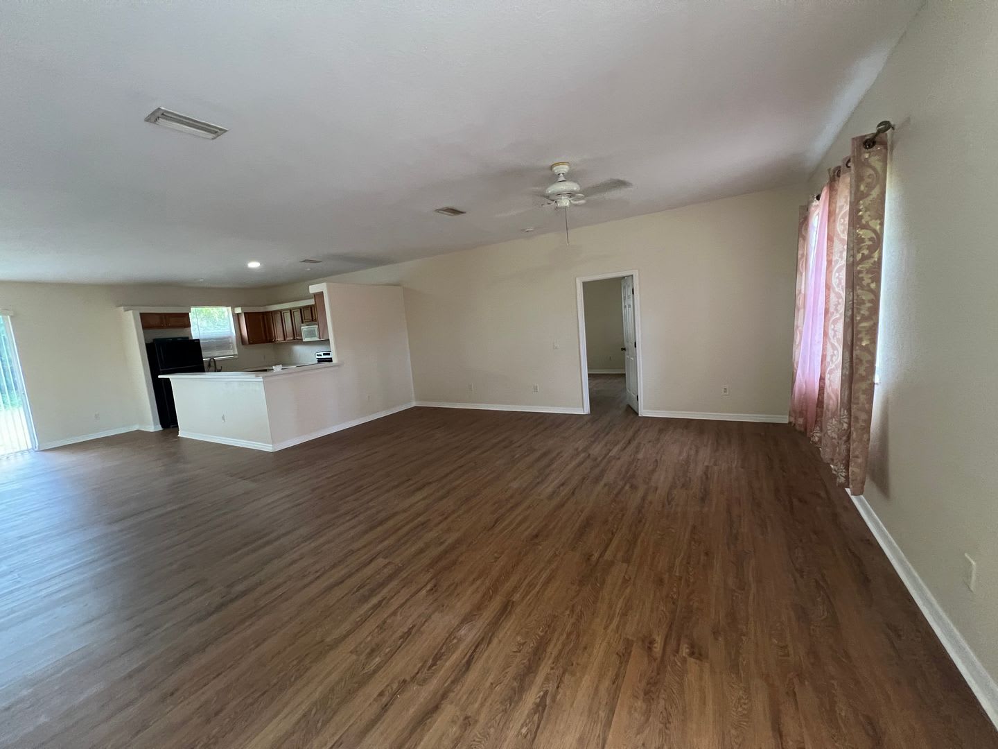 Available 9/15/26 -- $1,650 ** 3 Bed / 2 Bath * Single Family Home – photo 3