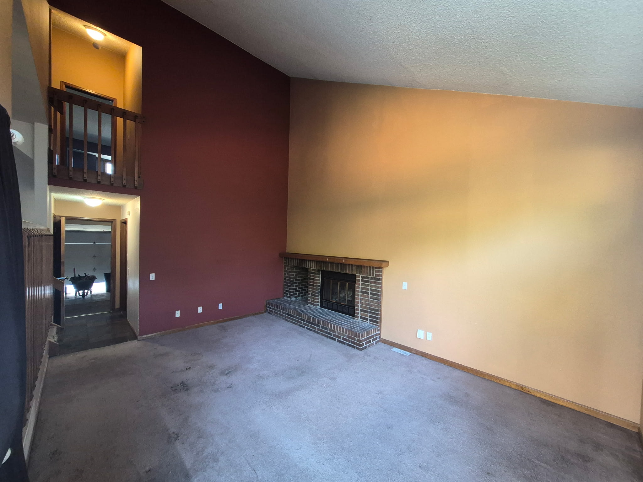 4272 Kingsbury Drive – photo 2
