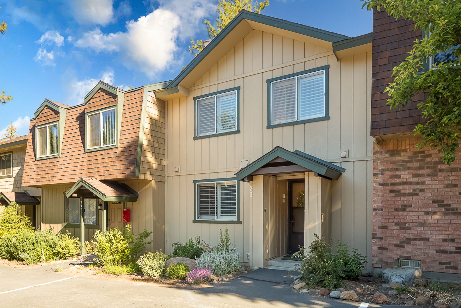 Long Term Great Amenities Spacious Interior 4 Bedrooms – photo 2