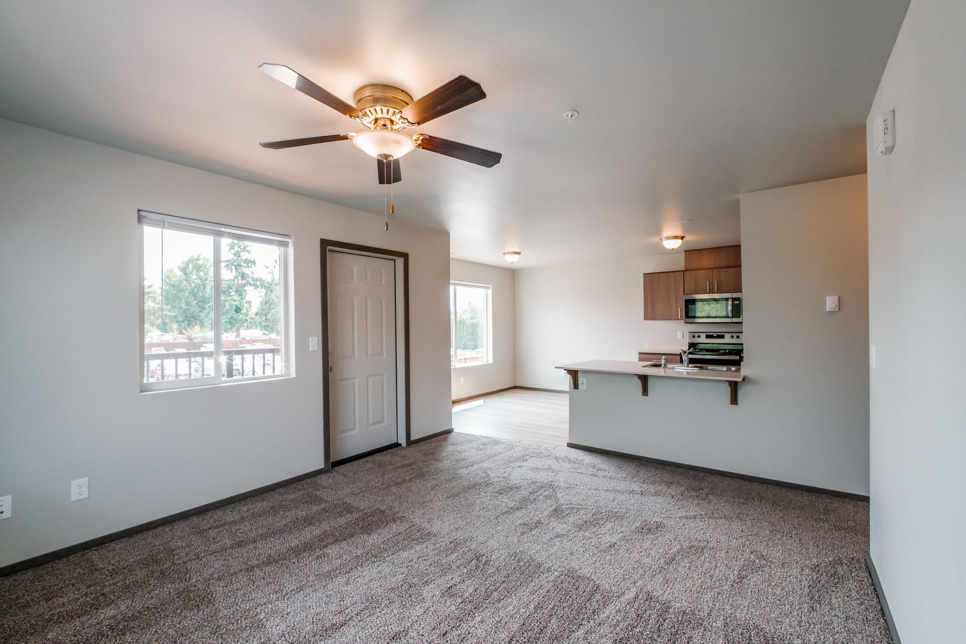 4 Corners Apartments – photo 2