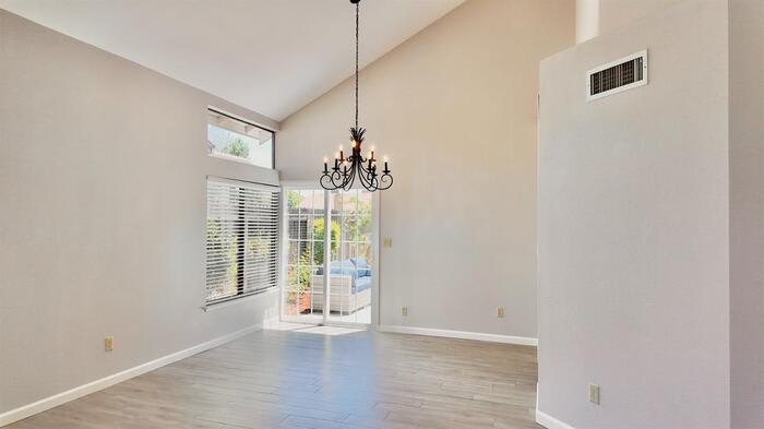 102 Davis Court – photo 4
