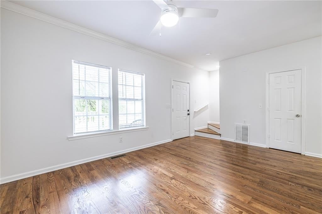 1146 Ira Street SW – photo 3