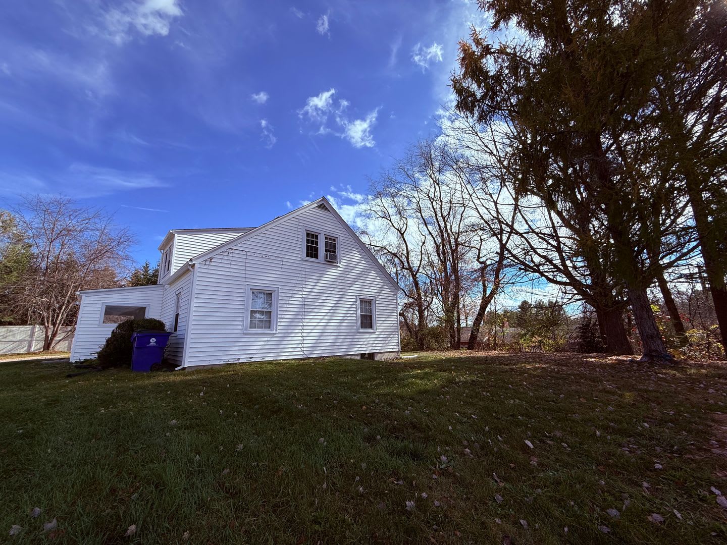 4 Bedroom, 1 Bath House – photo 3