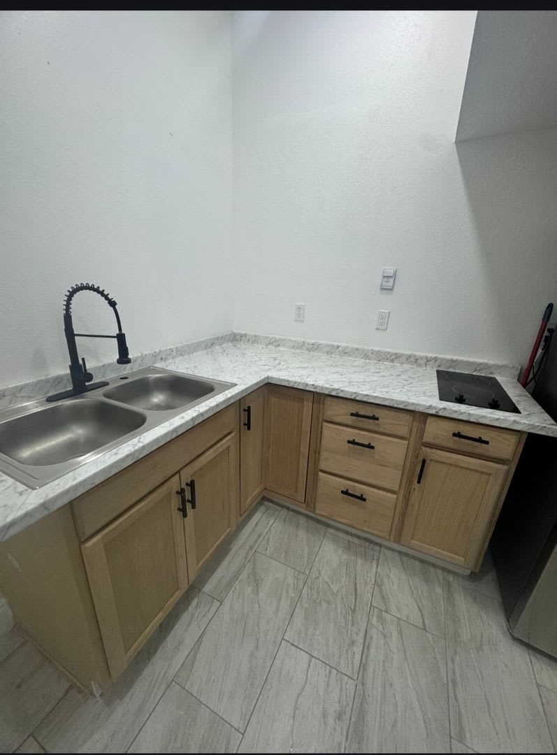 Efficiency in Lehigh ALL UTILITIES INCLUDED!!! – photo 5