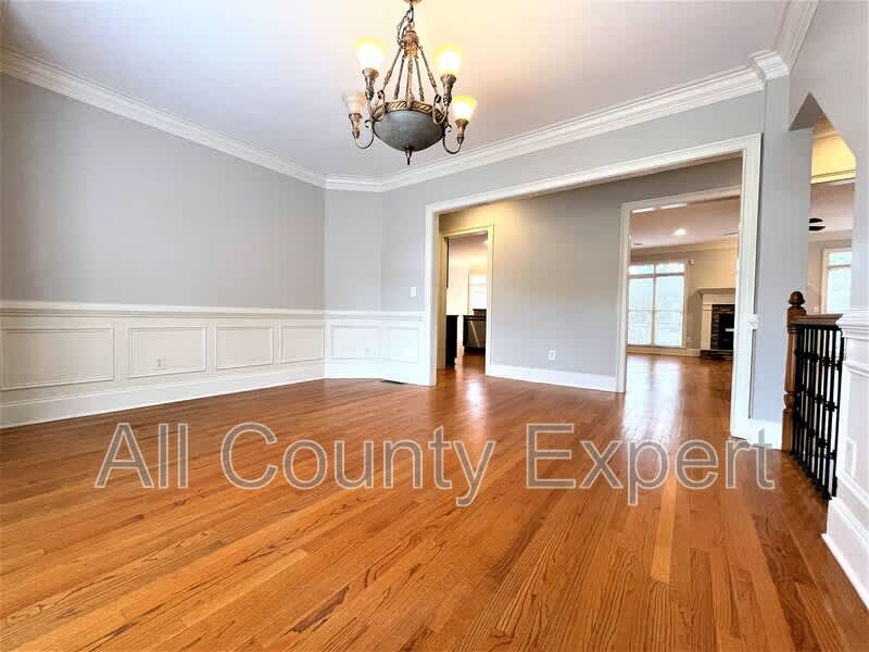 895 Lenox Ct – photo 4