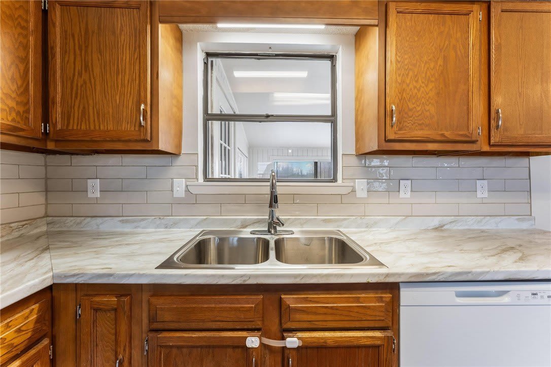 153 Halleck Lane – photo 4