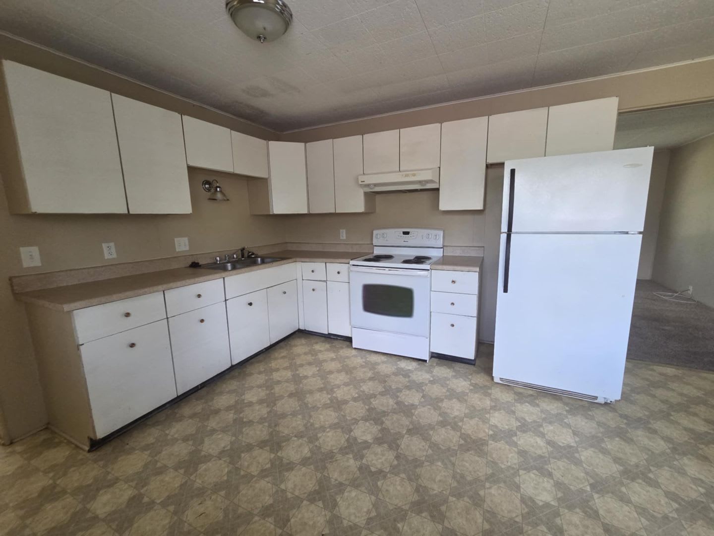 Single Family Home – photo 2