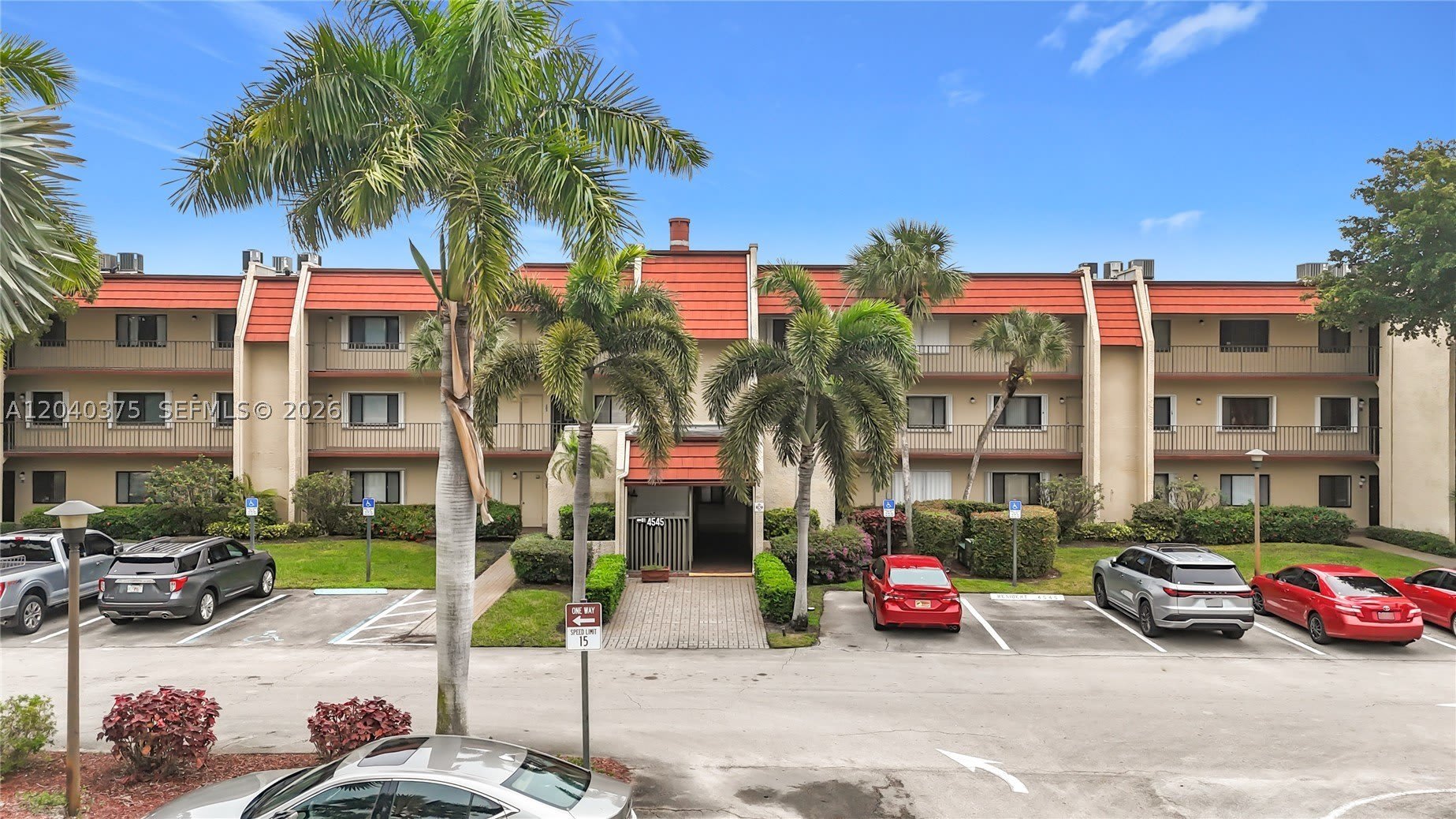 4545 Luxemburg Ct – photo 1