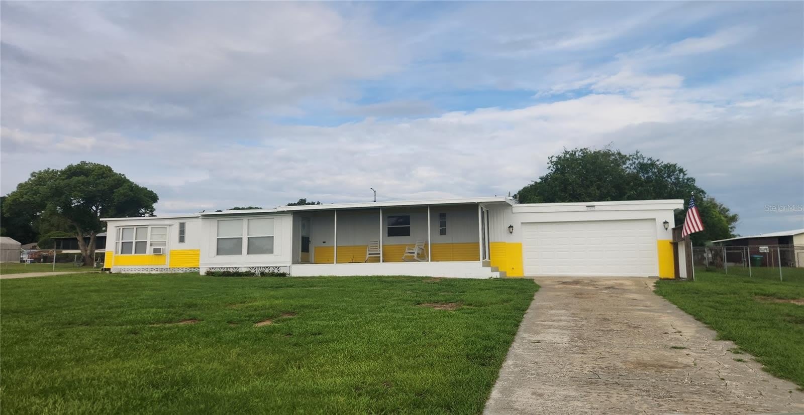 17653 BROAD Street – photo 1