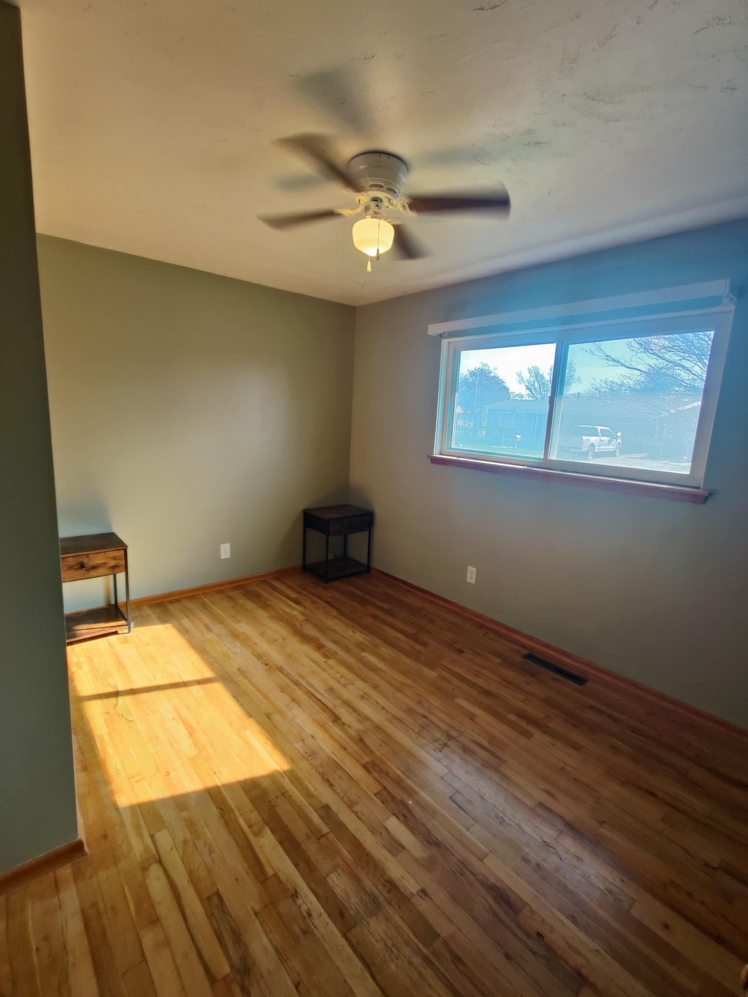 Room for Rent 1125 Maple Drive – photo 4