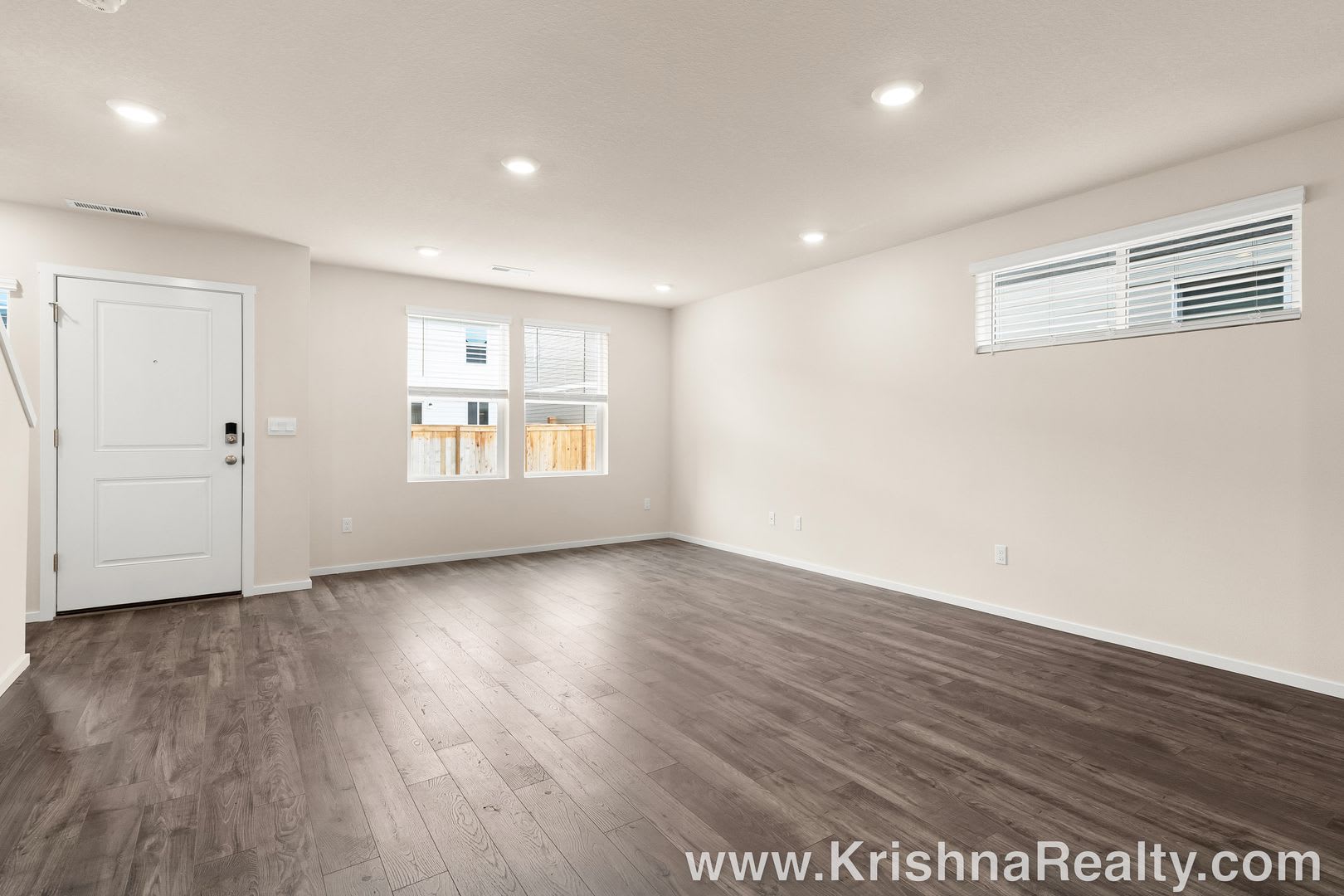 Beautiful One-Year-Old New Construction 3-Bedroom, 2.5-Bath DR Horton Townhome for Rent – photo 5