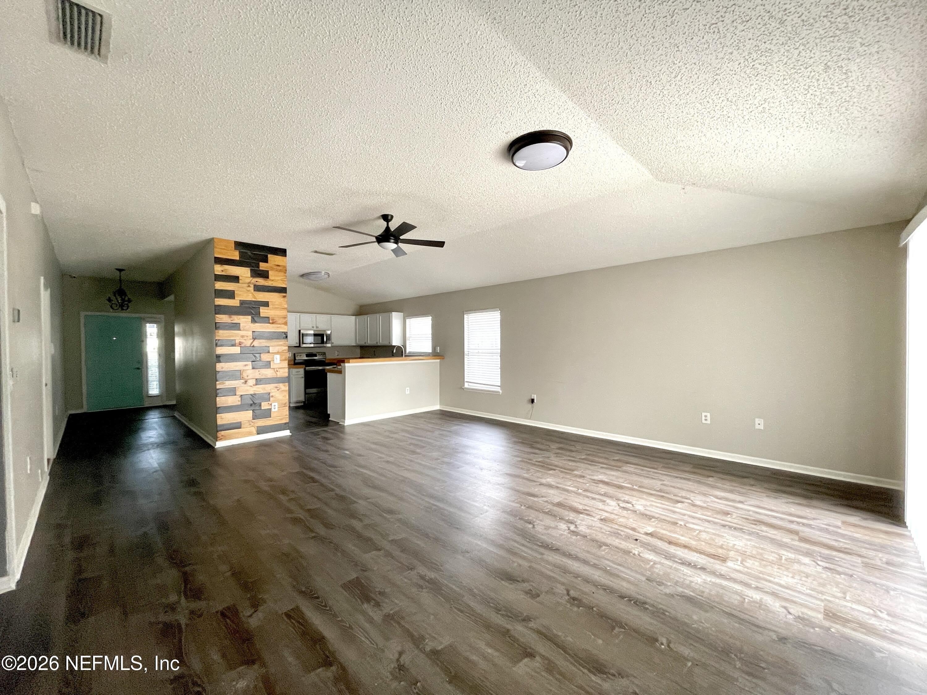 519 CHANCELLOR Drive E – photo 4