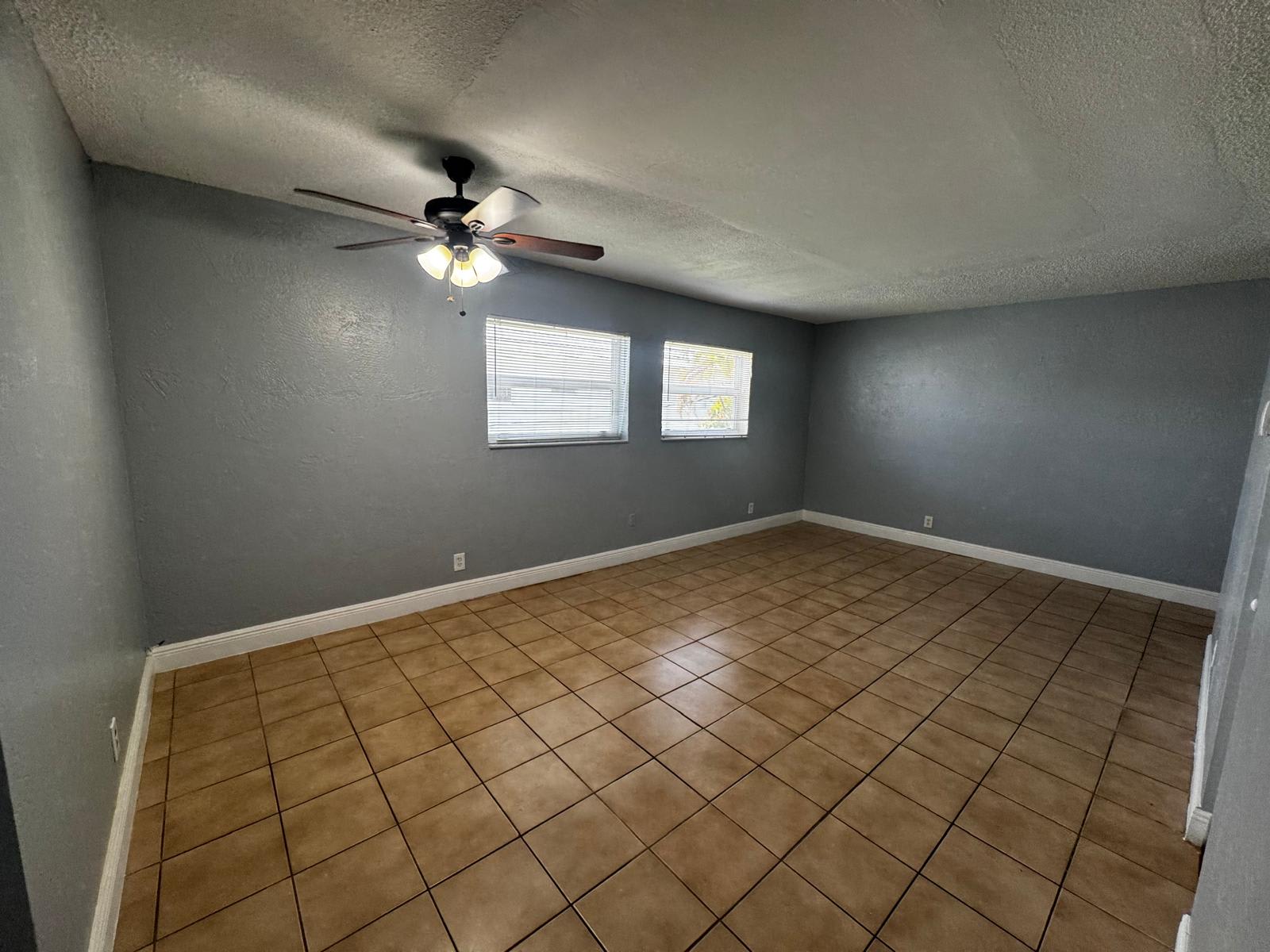4061 N Dixie Highway #28 – photo 2