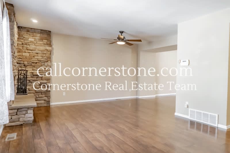 2081 Sussex Lane – photo 5