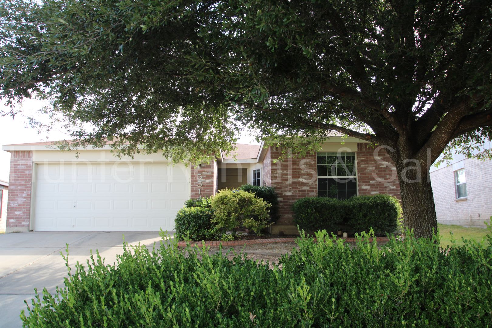 Charming 3-Bedroom Home with Fireplace, Spacious Primary Suite & Covered Deck – photo 1