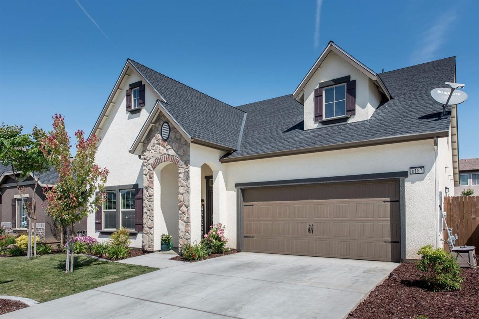 4 Bed 2 5 Bath Garage 2 Story House 2 697 Square Feet Of A Beautiful Home – photo 2