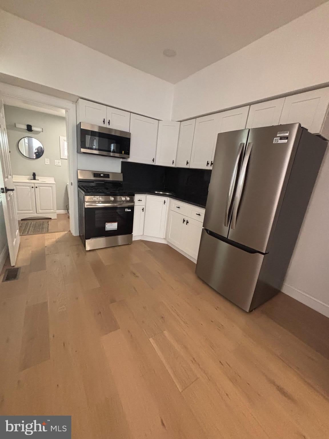 2070 E LIPPINCOTT Street – photo 4